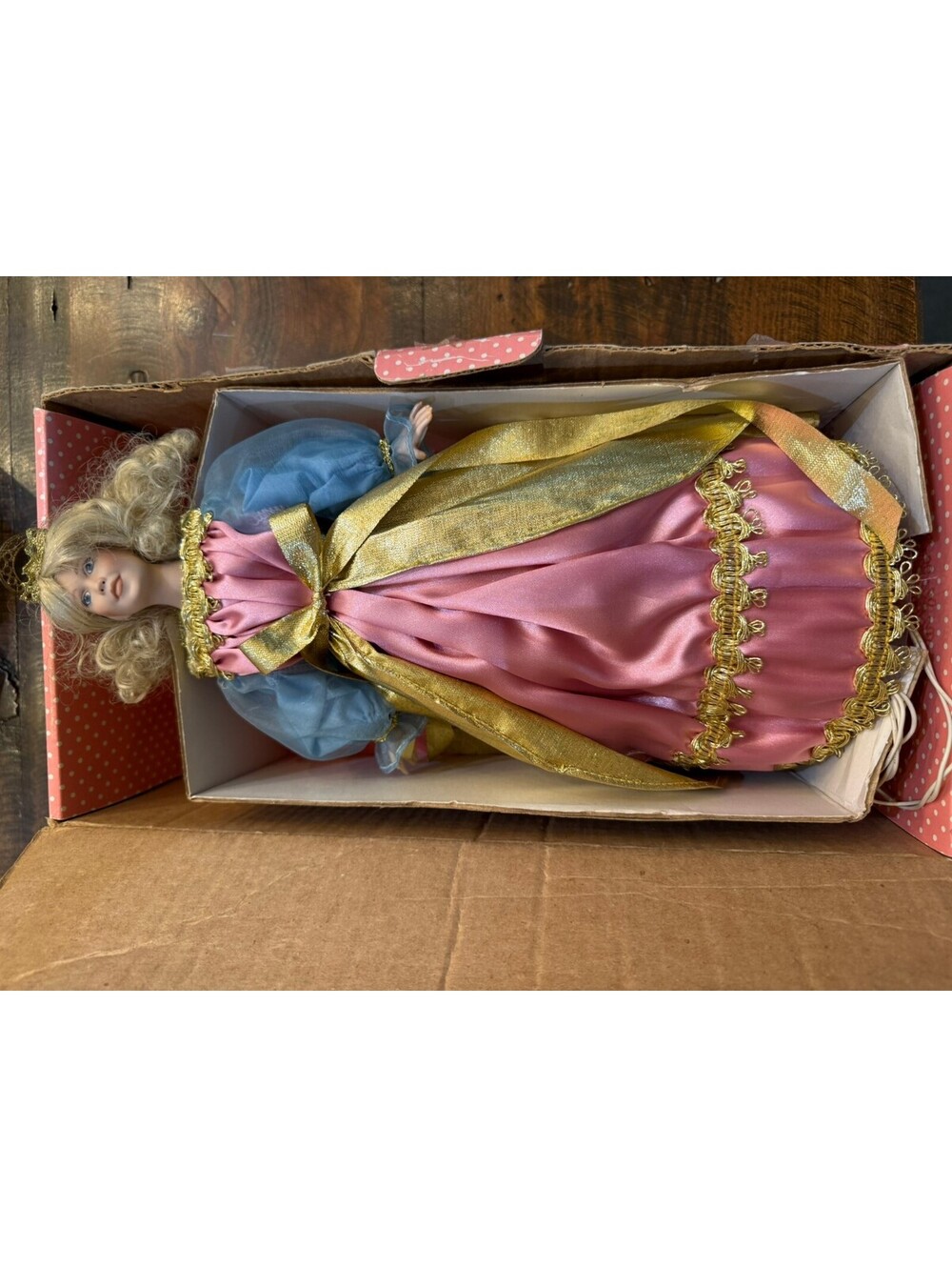 Vintage Paradise Galleries Treasury Collection Premier Edition Porcelain Doll